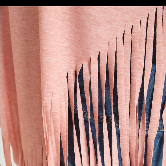 Bloom Chic Fringe Tee - Picture 6 of 6